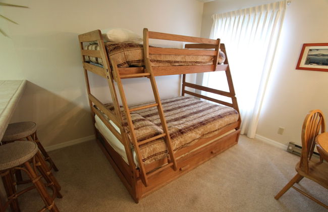 The Summit Condominiums - Foto 4