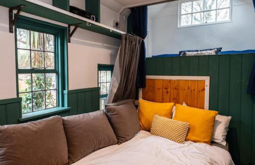 Heron's Perch- A pond-side retreat with cinema room - Photo 31