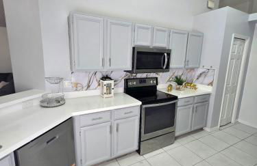 Pool house Best location in Wesley Chapel - Photo 80