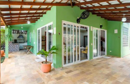CHARMOSA CASA EM CONDO A 01 QUADRA DA PRAIA DO SAPE UBATUBA com churrasqueira, forno pizza, wifi - Foto 17