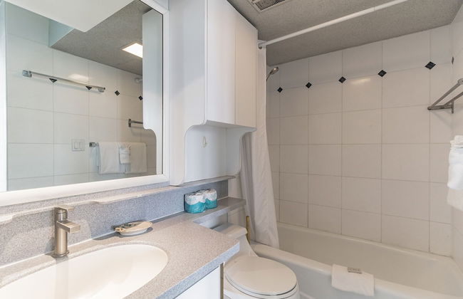 High Rise Ocean View Waikiki Condo, FREE Parking & Wi-Fi by Koko Resort Vacation Rentals - Foto 12