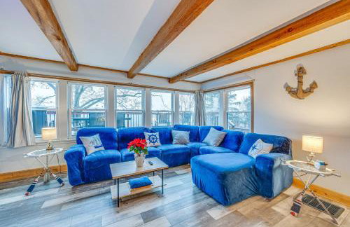 Waterfront Fox Lake Vacation Rental with Fire Pit! - Foto 7