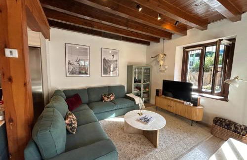 Chalet con encanto Jardín y Parking Privado - Foto 1