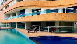 Flat moderno e confortável - excelente localização - Foto 2