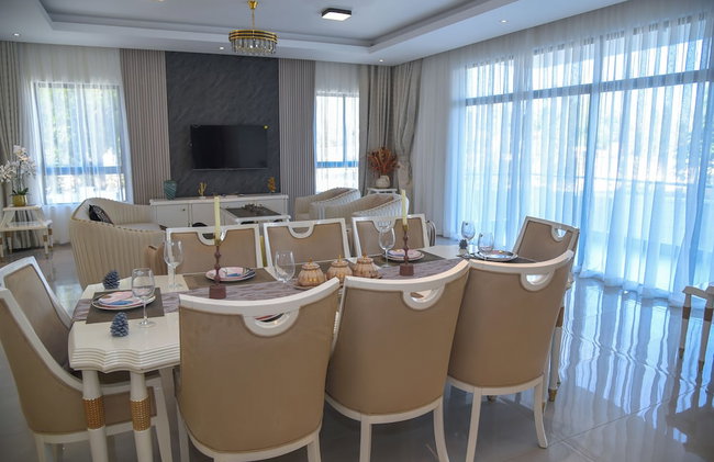 Mira Heights Suite & Conferencing - Photo 14