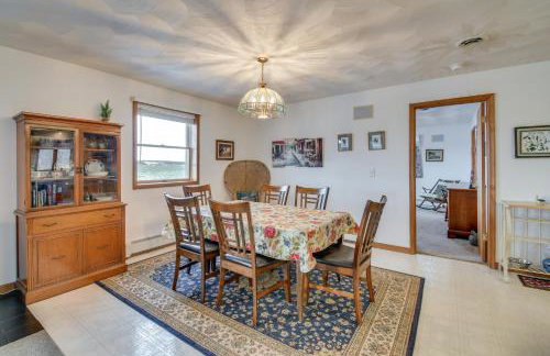 Boat, Grill and Unwind Lakefront Cayuga Home! - Foto 9