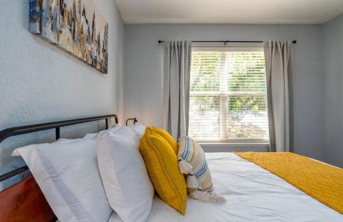 Modern DT Home-King size Bed-Patios-Long Stays-WiFi - Foto 62