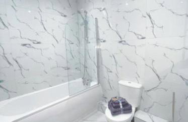 The Felix Apartments - 2 Bedrooms - WIFI - FREE Parking - Photo 1