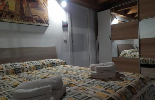 BHH Appartamento Signorini Bologna -wwwbolognaholidayhomecom- Parcheggio Riservato e Giardino - Holiday House Bologna Garden Parking - Foto 23