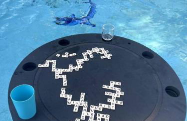 3BR With HUGE 2k sq ft Lanai & Seasonally Heated Pool - Foto 8