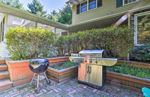 Charming Saylorsburg Retreat with Game Room and Patio! - Foto 34