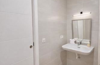 Apartaestudio con Diseño y Comodidad -Zona IFEMA - Foto 16