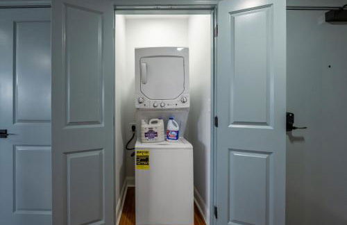 Discover Conway Trendy Downtown Loft - Photo 10