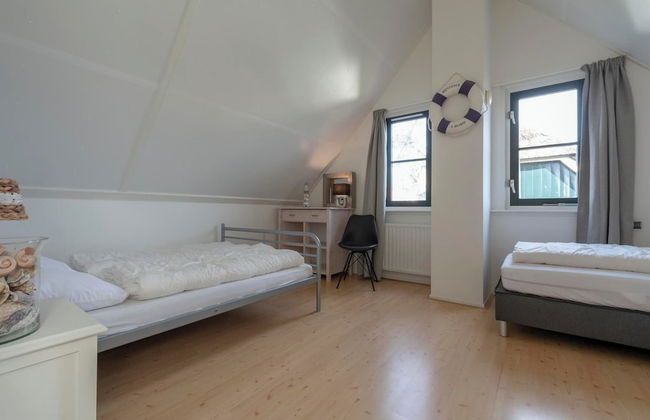 Villa w/ Electric Charging & Parking - Foto 3