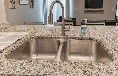 Modern Stay Near Jack Trice Stadium - Walk to ISU - Foto 13