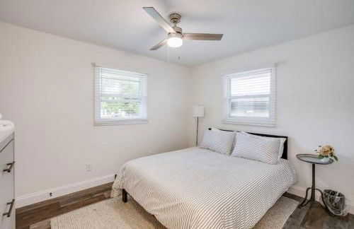 Beautifully Renovated Home Corner of ND and Angela - Foto 25