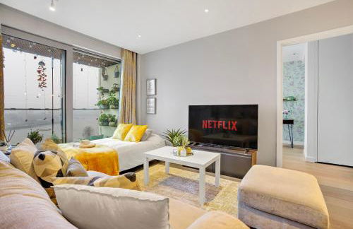 Trendy 3-Bed, 2-Bath - O2 London Escape - Your Ideal Stay - Foto 26