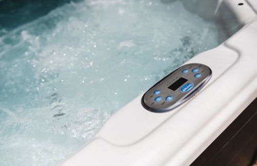 Large Country House with Hot Tub, Pool Table, and Log Burner - Photo 8