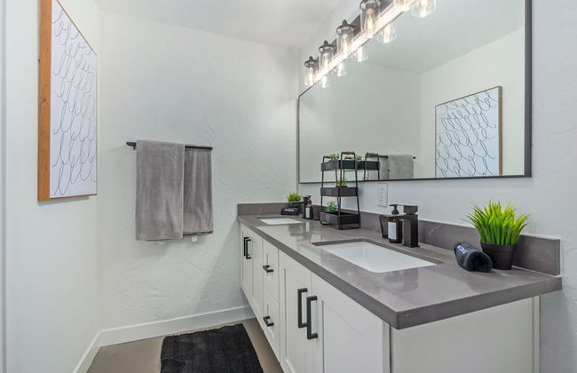 5BR Resort-style Oasis 2 Primary s Cabana Gameroom - Photo 26