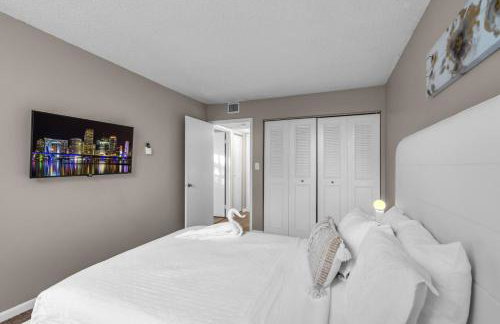 Stylish 2BR in North Miami with Free Parking - Foto 13