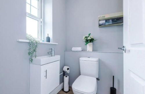 Lux 3 Bed 10 mins from Centre - Parking & Netflix - Foto 12