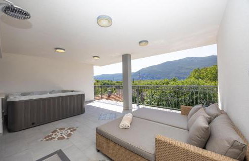 Lovely Home In Ostrvica - Photo 4