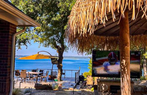 Lakefront Estate Stunning Views, Deck, Bar and Dock - Foto 35