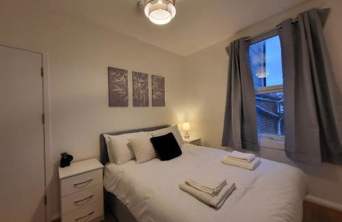 Central 5BR Retreat - Walk to Tube, Explore London - Photo 26