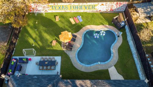 Texas Willow Ranch - Epic Luxury Retreat with Pool, Game room, Soccer, BBQ, Fire table - Foto 2
