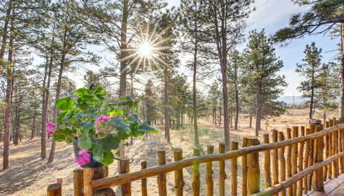 5 Mi to Town Mtn-View Gem with Deck in Hot Springs - Foto 2