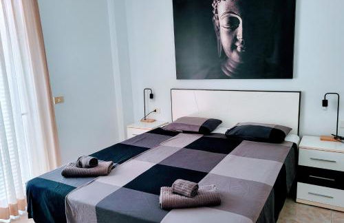 2 bedroom apartment with a pool - Foto 17