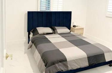 Inactive 193 Modern, 4B&3B with Pool and Lake - Foto 21