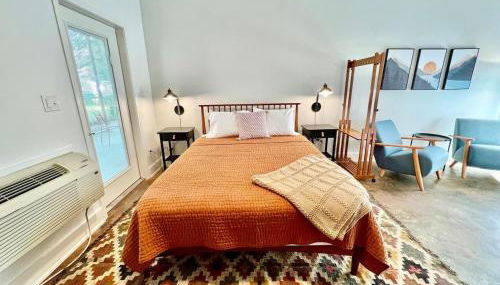 Court Yard Studio Smithville - Photo 3