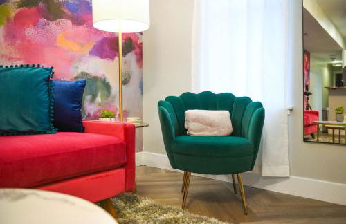 HostWise Stays - 2 King Beds, Free Street Parking, North Side Gem - Foto 22