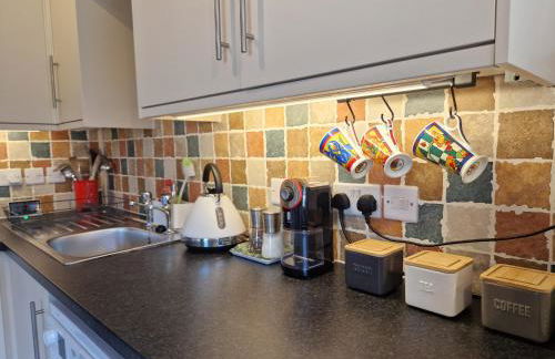 West Street Views #2 - Central apartment with home office - Photo 14