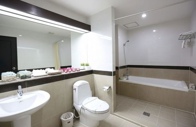 J - Town Serviced Apartments - Photo 19