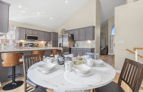 Sparkling Saltwater Pool - Spa - Firepit - WiFi - 4BR 3BA - Near Top Golf Courses - Foto 27