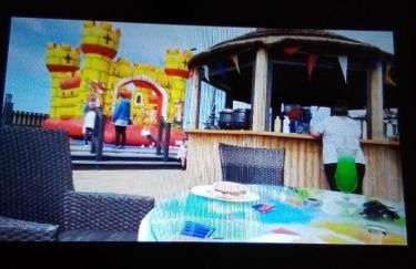 Deluxe 3 bedroom Lyons Robin hood oaklands with free wifi free sky - Photo 19