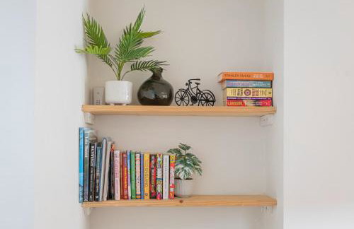 Lakeland Cottage - Bowness-on-Windermere sleeps 6 - Photo 10