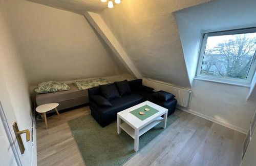 Dachwohnung in ruhiger Lage - Foto 1