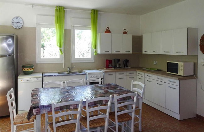 Holiday Home With Swimming Pool - Photo 23