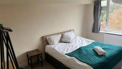 Tranquil Wolves Retreat with 4 Bedrooms - Foto 5, furniture, towels