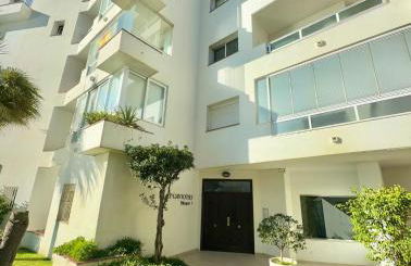 SEA VIEW & BEACH ACCESS - Center - Parking - Photo 32