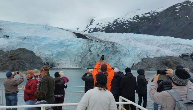 During the glacier cruise