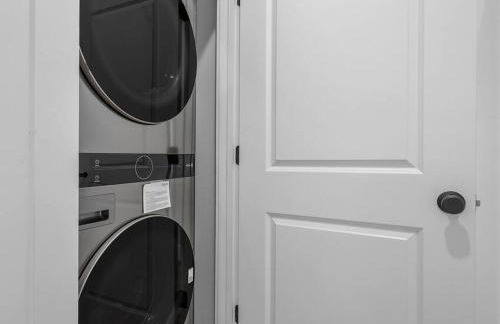 Duplex with Balcony and Spacious Dog-Friendly Oasis! - Foto 11