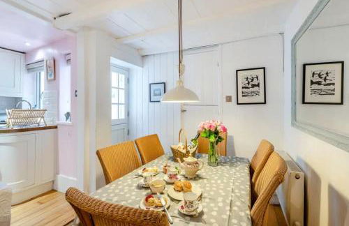 Quirky fisherman's cottage by the sea in Brixham - Photo 9