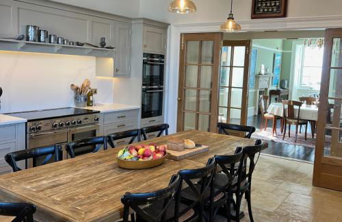 House of the Northern Gate - a luxury baronial house that sleeps 18 guests in 9 bedrooms - Foto 7