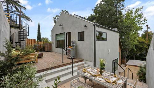 New Listing Hillside Villa by Colby & Conrad - Foto 2