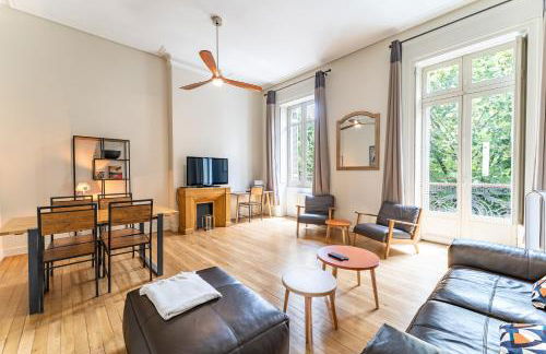 Magnifiques et lumineux Appartement de charme aux Quinconces ideal pour 4 ou 6 personnes - Foto 1