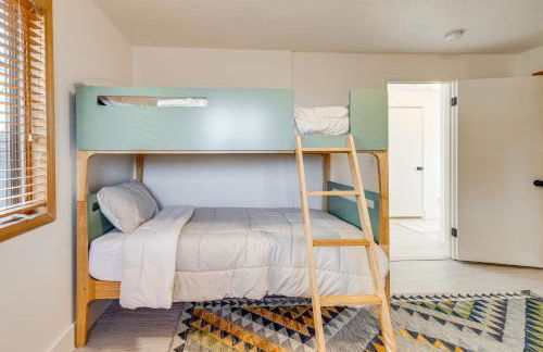 Oceanside Escape with Stunning Views Walk to Beach! - Foto 11